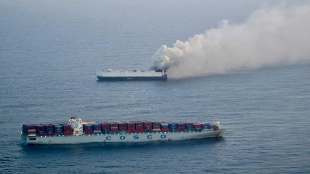 Cargo ship delivering 3,000 vehicles to Mexico sinks in Pacific Ocean weeks after catching fire