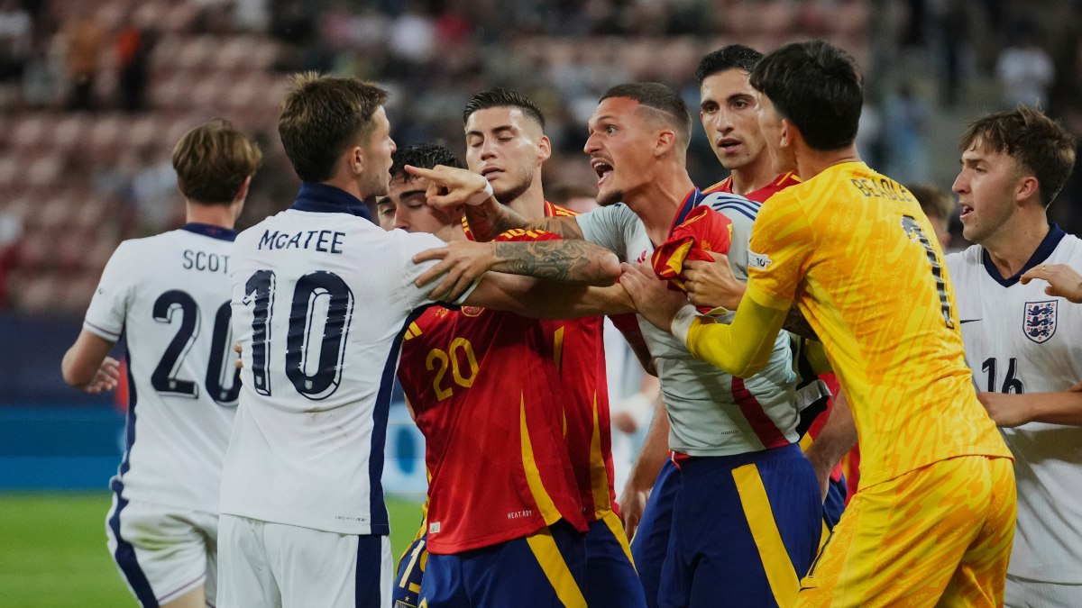 Watch: Fight erupts in England-Spain U-21 Euro quarter-final, with players having to be dragged off pitch Watch: Fight erupts in England-Spain U-21 Euro quarter-final, with players having to be dragged off pitch