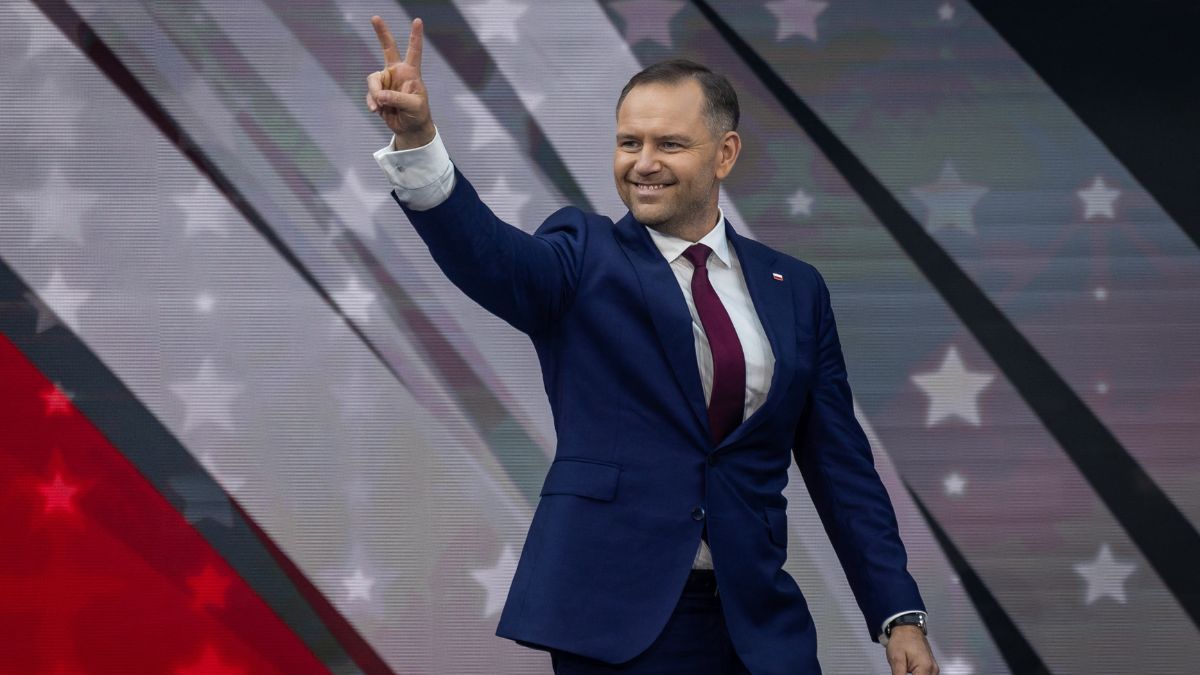 Poland's conservative and now president-elect, Karol Nawrocki, gestures during the Conservative Political Action Conference (CPAC) at the Exhibition and Congress Centre of the Podkarpackie Voivodeship near Rzeszow-Jasionka airport, Poland, during his campaigning on May 27, 2025.
(Photo: AFP) Poland's conservative and now president-elect, Karol Nawrocki, gestures during the Conservative Political Action Conference (CPAC) at the Exhibition and Congress Centre of the Podkarpackie Voivodeship near Rzeszow-Jasionka airport, Poland, during his campaigning on May 27, 2025.
(Photo: AFP)