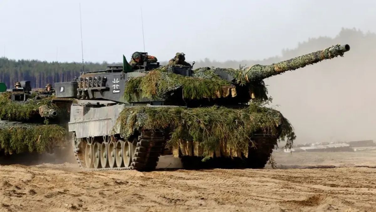 The undated photograph shows German army battle tanks Leopard 2. (Photo: Reuters) The undated photograph shows German army battle tanks Leopard 2. (Photo: Reuters)