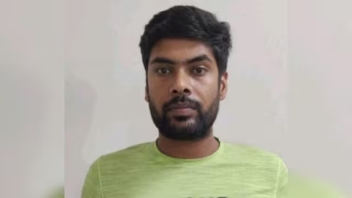 Navy HQ employee arrested for spying for Pakistan before & during Operation Sindoor Navy HQ employee arrested for spying for Pakistan before & during Operation Sindoor