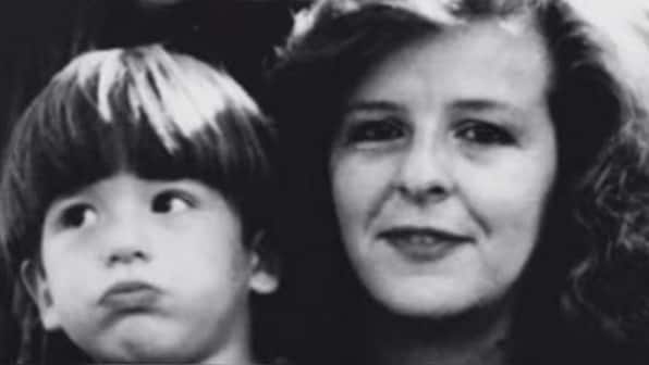 Colombian presidential candidate shot in head: Attack recalls tragic fate of mother who was killed by Pablo Escobar