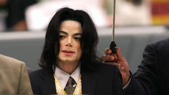 Michael Jackson arrives at the Santa Barbara County Courthouse for his child molestation trial in Santa Maria, Calif., May 25, 2005.