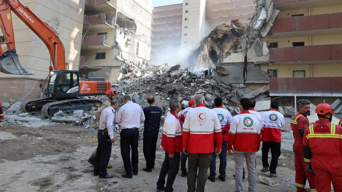 Rescuers work at the site of a damaged building, in the aftermath of Israeli strikes, in Tehran, Iran, June 13, 2025. Reuters Rescuers work at the site of a damaged building, in the aftermath of Israeli strikes, in Tehran, Iran, June 13, 2025. Reuters