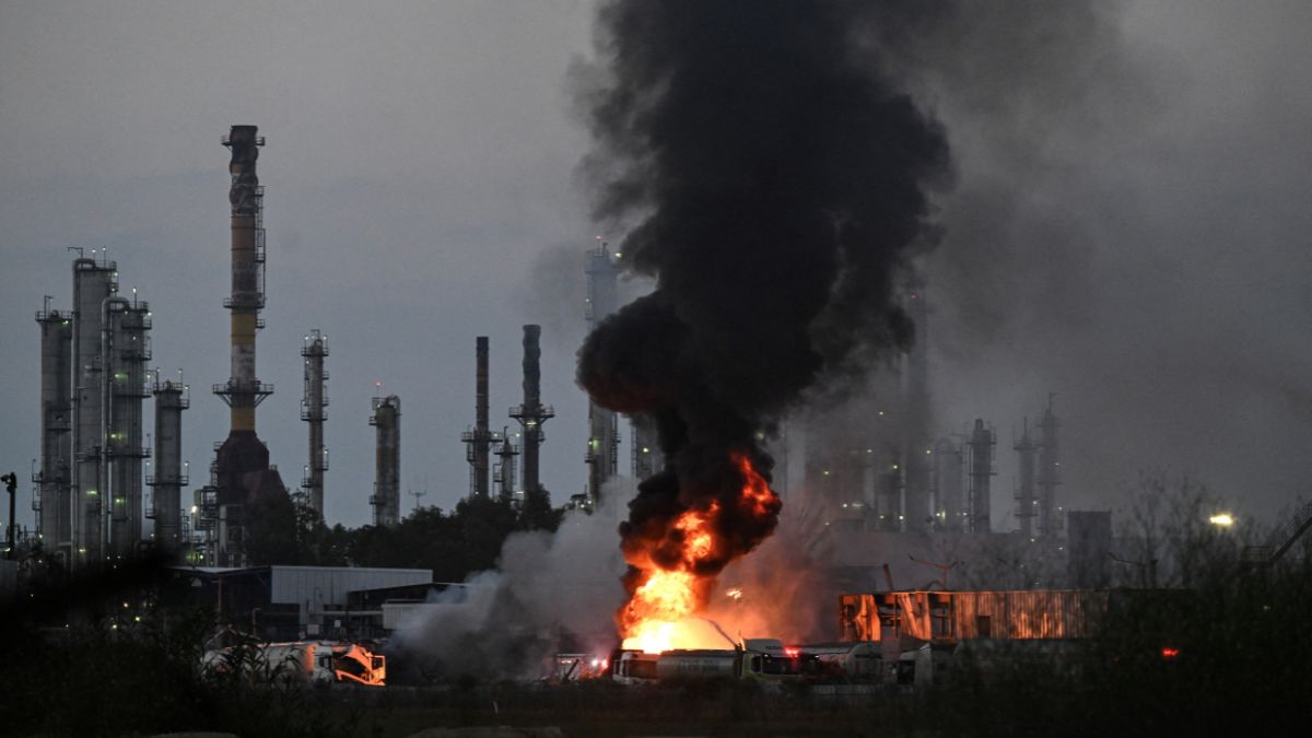 Smoke and fire rise at an impacted facility site following missile attack from Iran on Israel, at Haifa, Israel, June 15, 2025. File Image/Reuters Smoke and fire rise at an impacted facility site following missile attack from Iran on Israel, at Haifa, Israel, June 15, 2025. File Image/Reuters