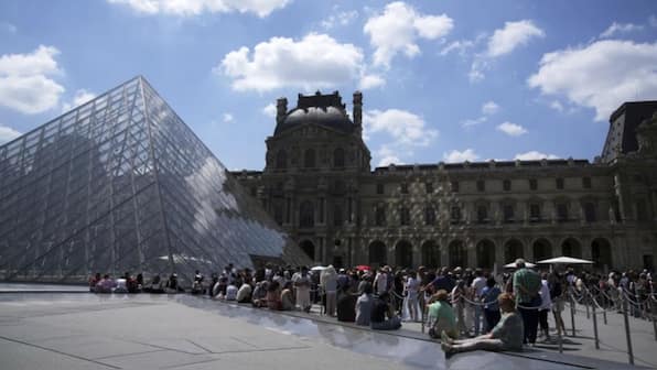 Why the Louvre closed its doors to tourists abruptly