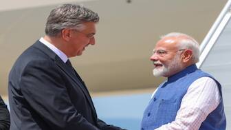 Croatian Prime Minister Andrej Plenković receives Prime Minister Narendra Modi at the airport on Wednesday. Image Courtesy: @narendramodi