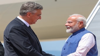 Croatian Prime Minister Andrej Plenković receives Prime Minister Narendra Modi at the airport on Wednesday. Image Courtesy: @narendramodi