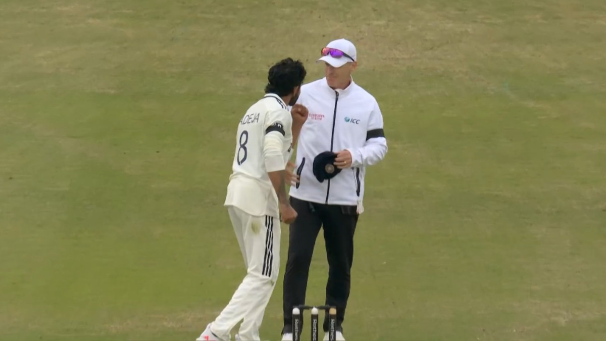 Jadeja celebrates ball change, Broad surprised, Krishna, Thakur strike