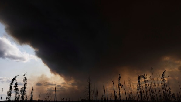 Smoke from Canadian wildfires chokes US Midwest, air turns ‘very unhealthy’