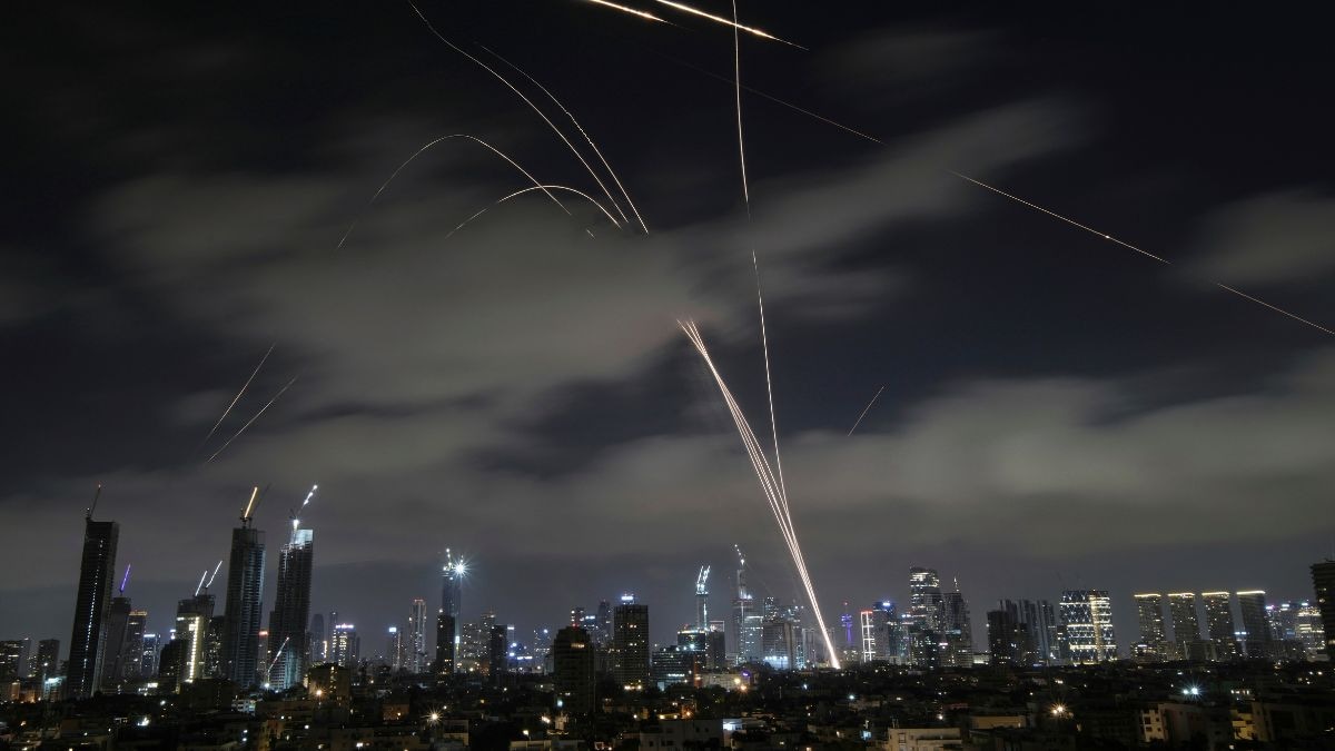 Netanyahu warns Iran of 'very heavy price' for Israeli civilian deaths; Iran threatens ‘decisive retaliation’