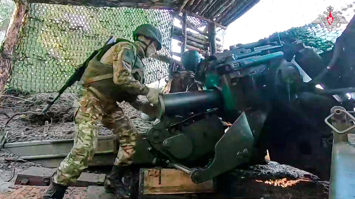 In this photo taken from video distributed by Russian Defence Ministry Press Service on Tuesday, June 24, 2025, a Russian soldier prepares Giatsint-B 152 mm field gun to fire towards Ukrainian position on an undisclosed location in Ukraine. AP File In this photo taken from video distributed by Russian Defence Ministry Press Service on Tuesday, June 24, 2025, a Russian soldier prepares Giatsint-B 152 mm field gun to fire towards Ukrainian position on an undisclosed location in Ukraine. AP File