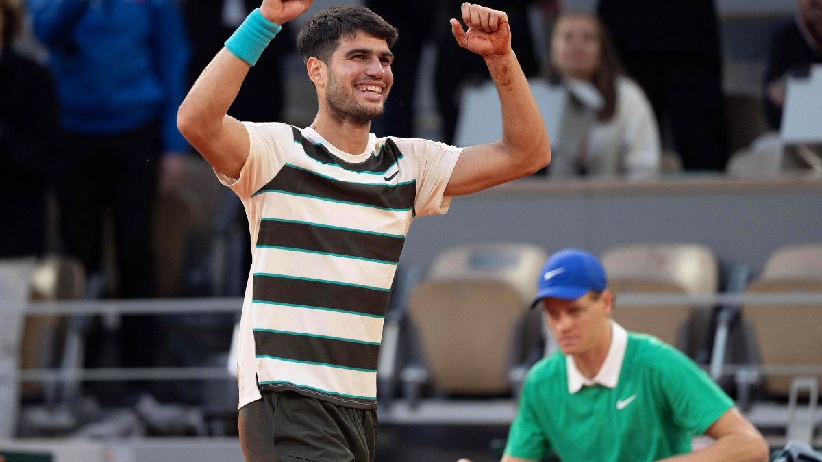 Carlos Alcaraz stuns Jannik Sinner in epic French Open final, saves 3 match points to win fifth Grand Slam Carlos Alcaraz stuns Jannik Sinner in epic French Open final, saves 3 match points to win fifth Grand Slam