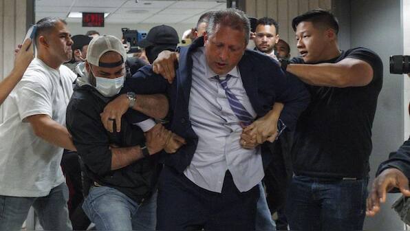 Who is Brad Lander, the New York City mayoral candidate dragged and arrested by federal agents?