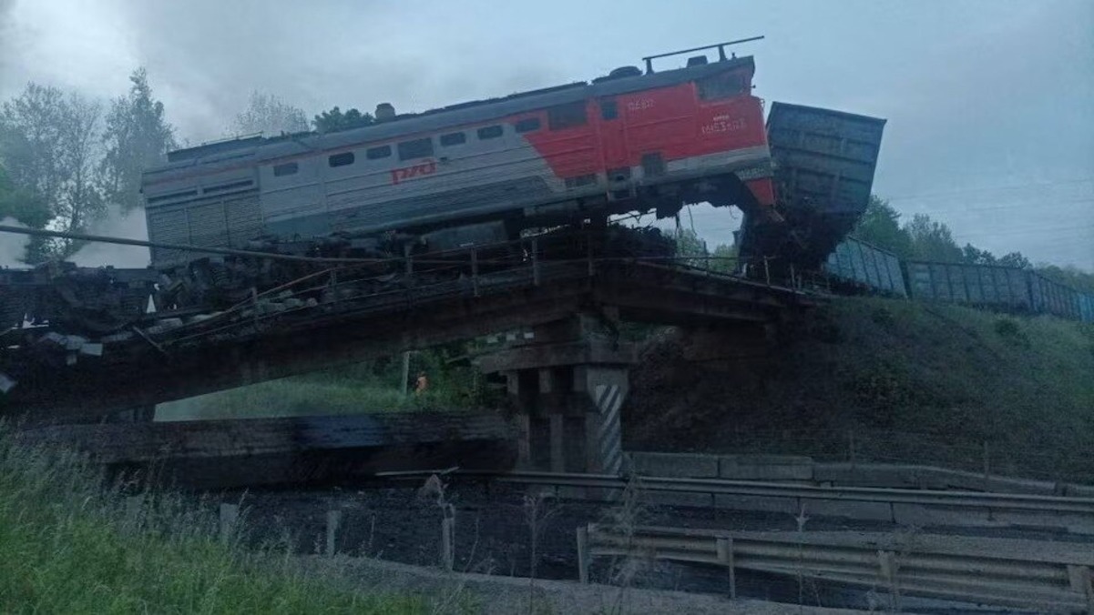 Russia: After Bryansk, freight train derails in Kursk as second bridge collapses in 24 hours Russia: After Bryansk, freight train derails in Kursk as second bridge collapses in 24 hours