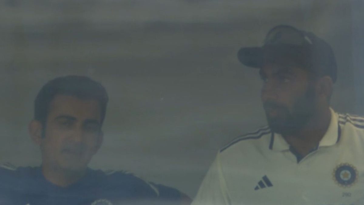Jasprit Bumrah and Gautam Gambhir in a serious chat towards the end of Day 2. Image: JioHotstar Jasprit Bumrah and Gautam Gambhir in a serious chat towards the end of Day 2. Image: JioHotstar