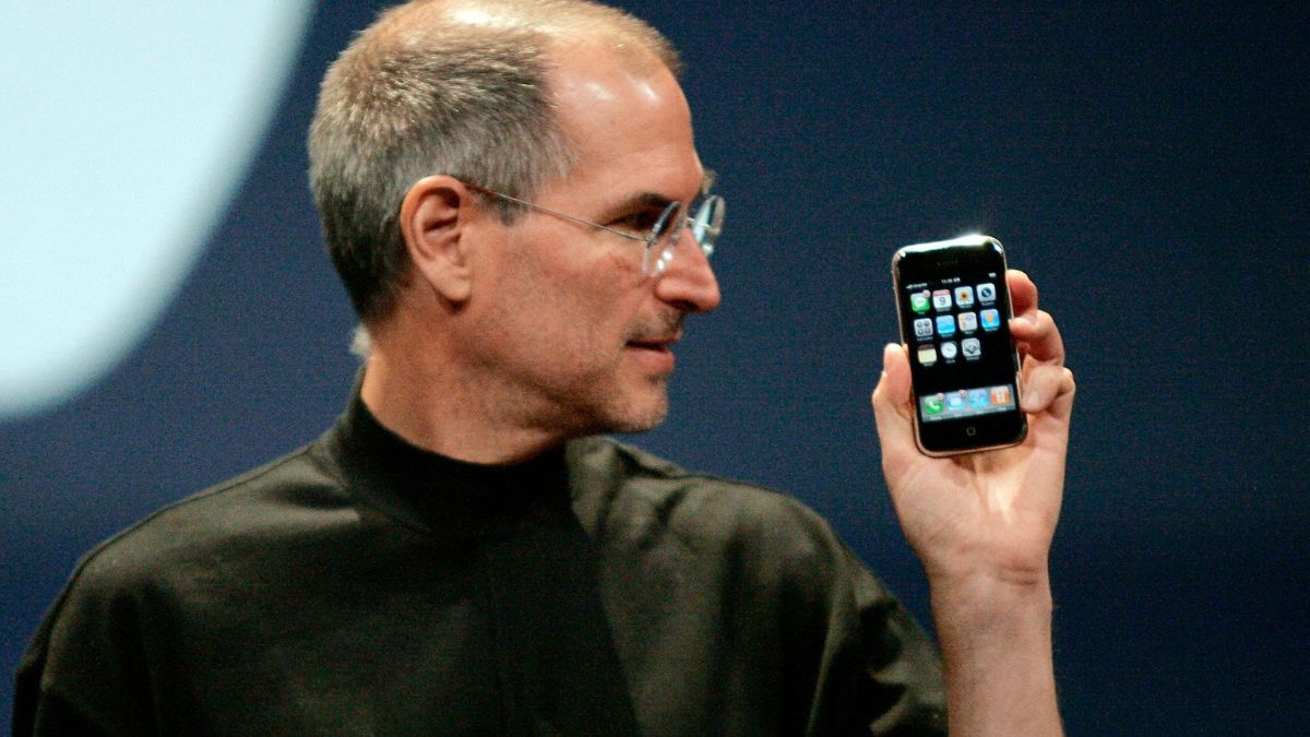 History Today: Apple launched its first iPhone and began the smartphone ...