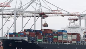 Cargo is loaded onto the container ship MH Perseus, following its arrival from New Orleans, U.S., at the Port of Southampton, Southampton, Britain, April 3, 2025. Source: Reuters