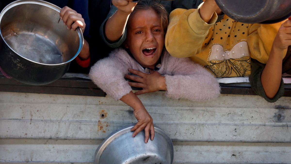 Palestinians gather to receive food cooked by a charity kitchen, amid a hunger crisis, as the Israel-Gaza conflict continues, in Khan Younis in the southern Gaza Strip, December 4, 2024. File image/Reuters Palestinians gather to receive food cooked by a charity kitchen, amid a hunger crisis, as the Israel-Gaza conflict continues, in Khan Younis in the southern Gaza Strip, December 4, 2024. File image/Reuters