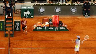 Poland's Iga Swiatek reacts towards official Kader Nouni during her semi final match. Image: Reuters