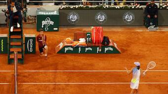 Poland's Iga Swiatek reacts towards official Kader Nouni during her semi final match. Image: Reuters