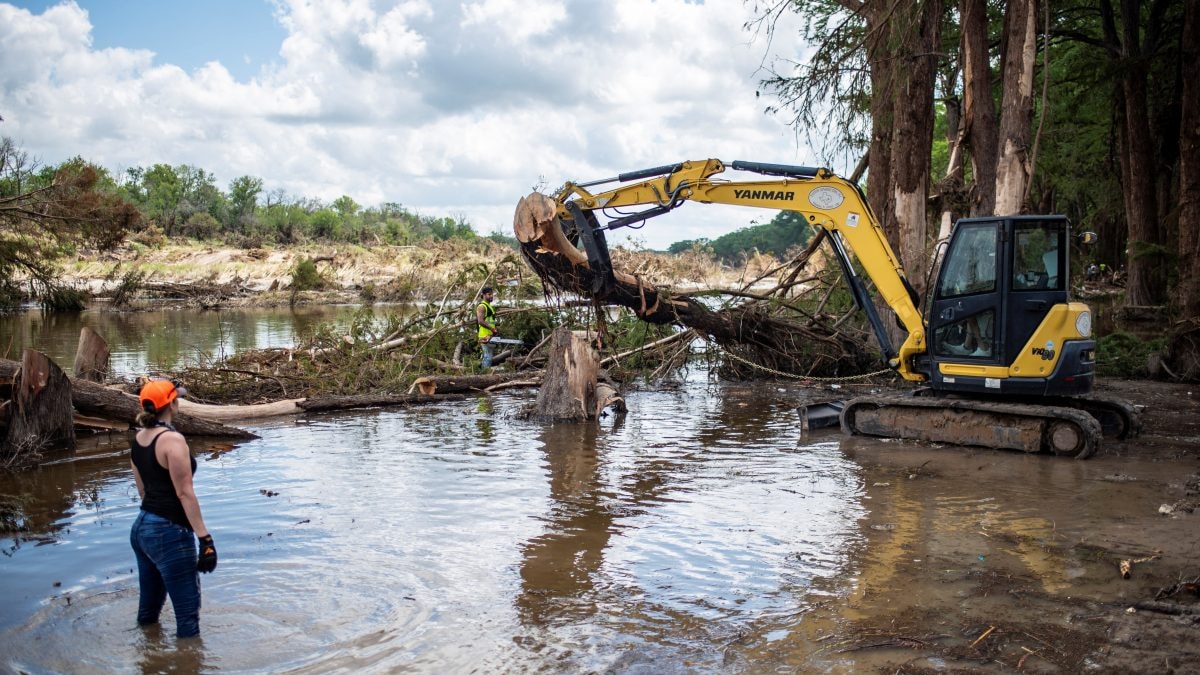 US: Eastern Seaboard faces prolonged rainfall after weekend flood chaos