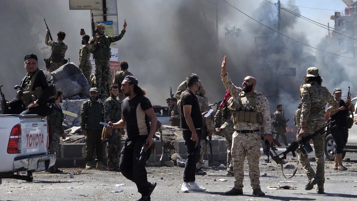 Syrian troops accused of executing civilians in Druze amid Israeli strikes