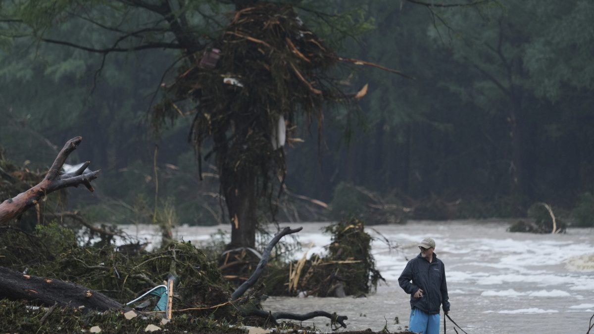 Flash flood in Texas Hill Country kills 27; Dozens still missing as rescue efforts intensify Flash flood in Texas Hill Country kills 27; Dozens still missing as rescue efforts intensify