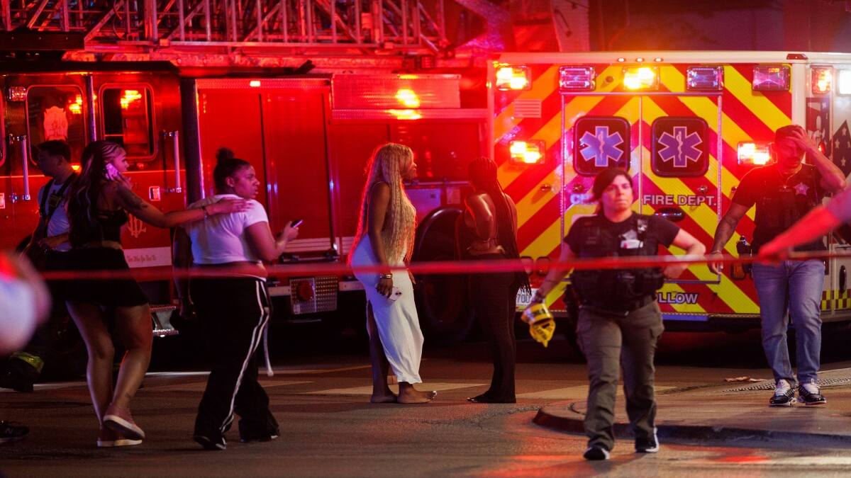 Chicago Drive-by Shooting Leaves Four Dead, 14 Injured
