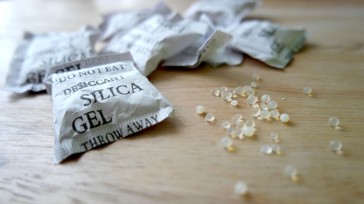 Silica gel packets mainly pose a choking hazard, which is a good enough reason to keep them away from children and pets. Pixabay Silica gel packets mainly pose a choking hazard, which is a good enough reason to keep them away from children and pets. Pixabay