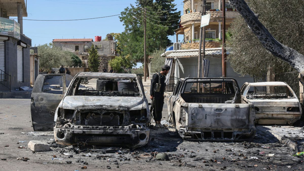 248 dead in Syria clashes: Israel strikes army HQ & warns Damascus to ‘leave the Druze in Sweida alone’ 248 dead in Syria clashes: Israel strikes army HQ & warns Damascus to ‘leave the Druze in Sweida alone’