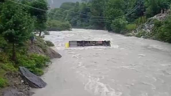 ITBP bus falls into Sindh in J&K's Ganderbal