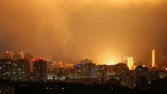 An explosion of a drone lights up the sky over the city during a Russian drone strike, amid Russia's attack on Ukraine, in Kyiv, Ukraine July 30, 2025. (Photo: Gleb Garanich/Reuters)