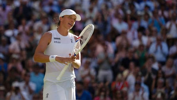 Iga Swiatek crushes Belinda Bencic to set up Wimbledon final against Amanda Anisimova: 'Proud of myself'