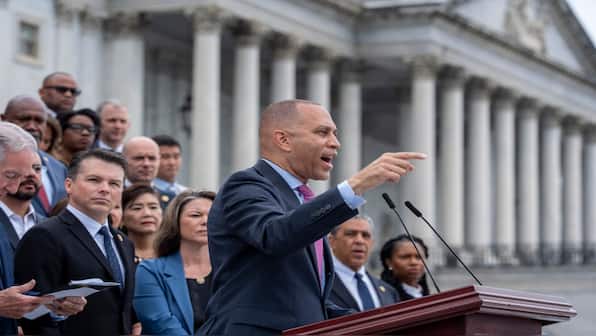Jeffries invokes ‘magic minute’ to delay passage of Trump bill, sets new House speech record