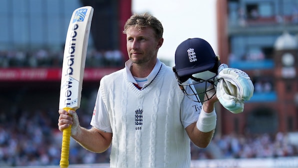 Joe Root's record-breaking day in office leaves India's hopes hanging by a thread at Old Trafford