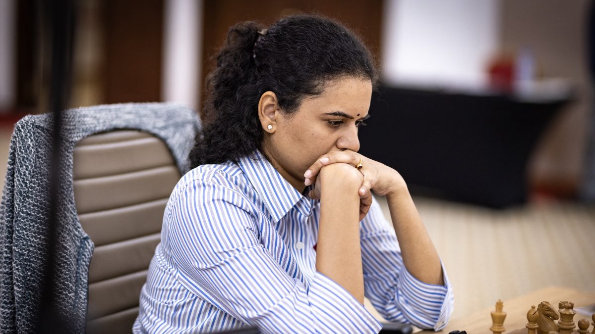Koneru Humpy moves closer to FIDE Women’s World Cup semi-finals as Harika plays out draw vs Divya Koneru Humpy moves closer to FIDE Women’s World Cup semi-finals as Harika plays out draw vs Divya