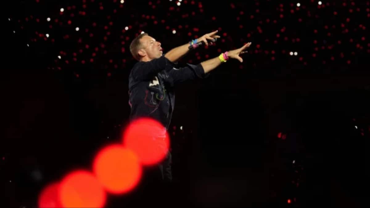 Can you ever expect privacy in public? Coldplay kiss camera saga tells ...