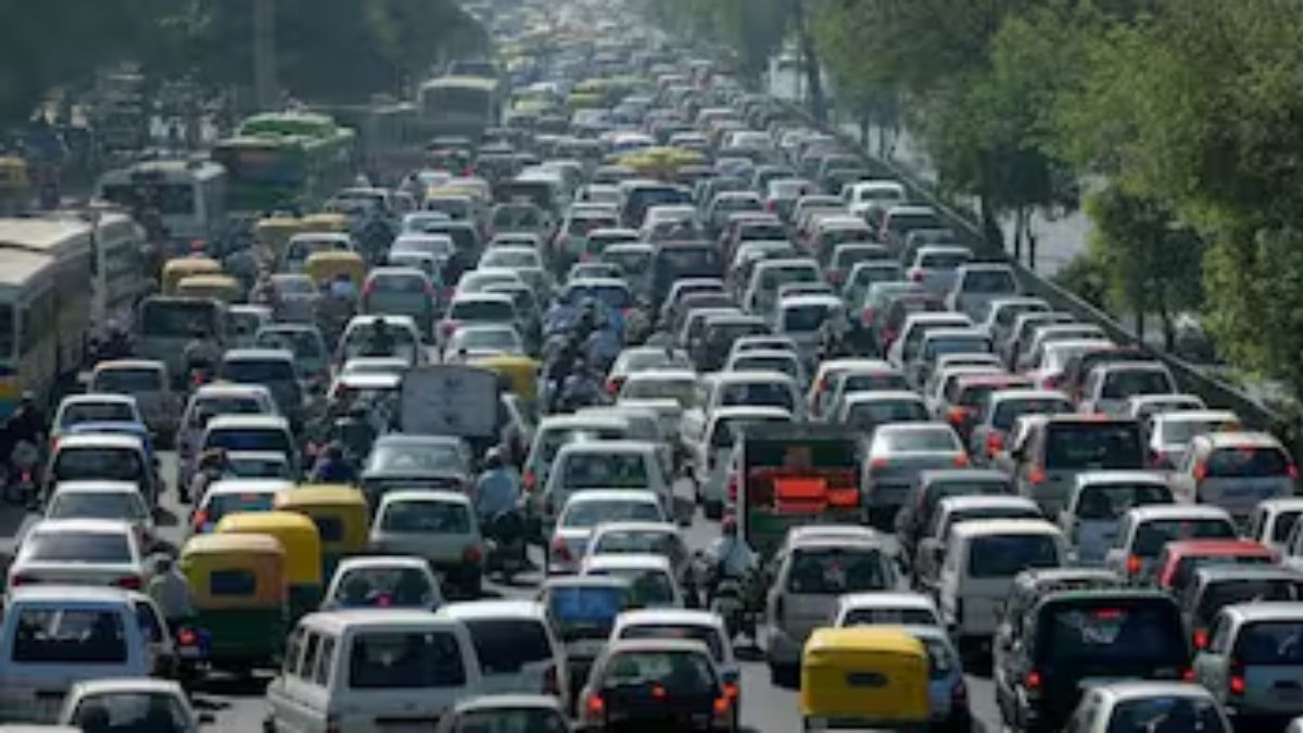 Delhi govt urges Centre to suspend fuel ban on old vehicles amid strong public backlash Delhi govt urges Centre to suspend fuel ban on old vehicles amid strong public backlash