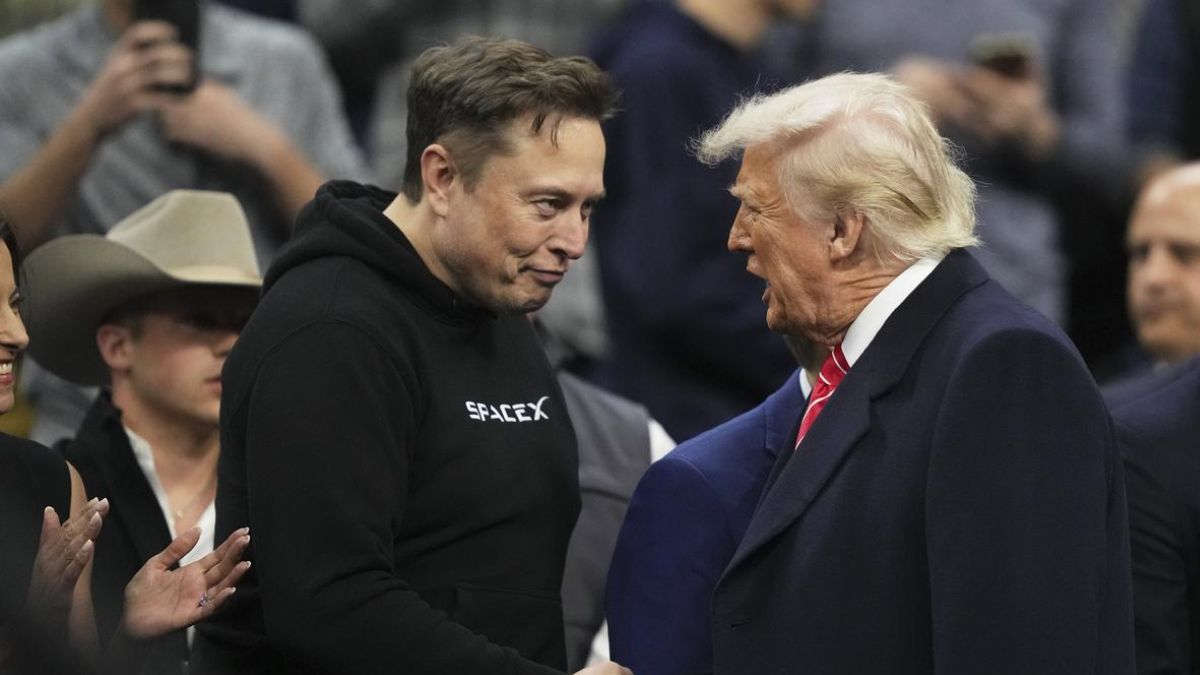 Elon Musk with President Donald Trump. File | Photo Credit: AP
Elon Musk with President Donald Trump. File | Photo Credit: AP