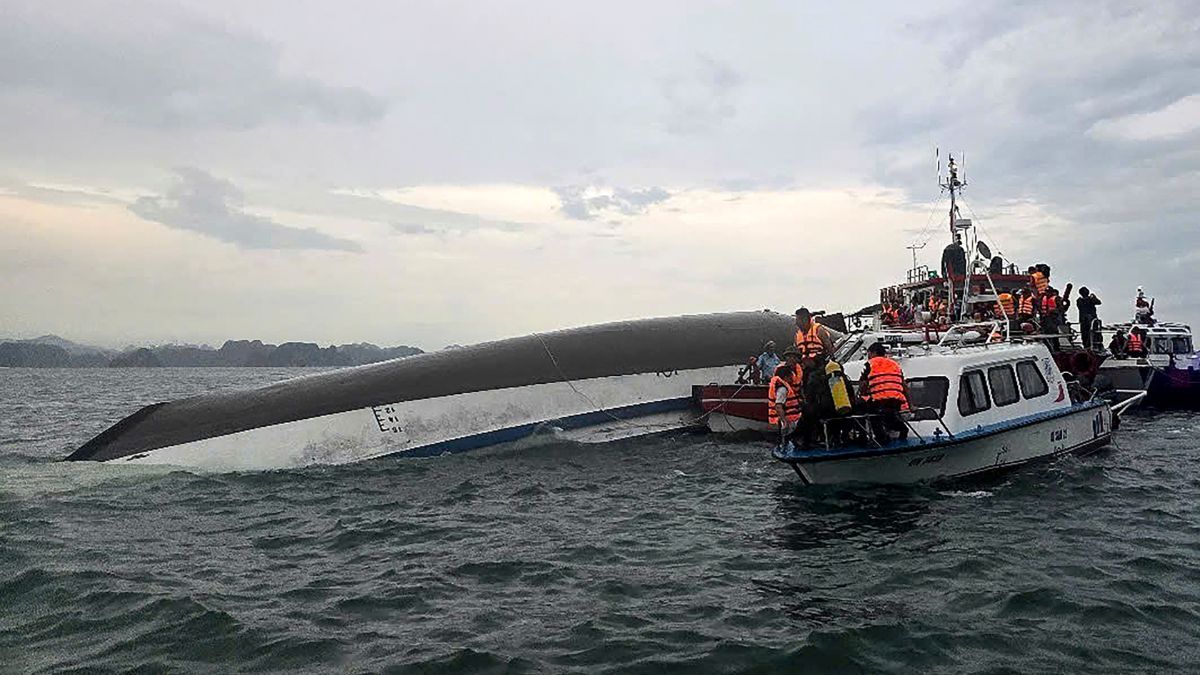 At least 34 dead after tourist boat capsizes in Vietnam's Ha Long Bay At least 34 dead after tourist boat capsizes in Vietnam's Ha Long Bay