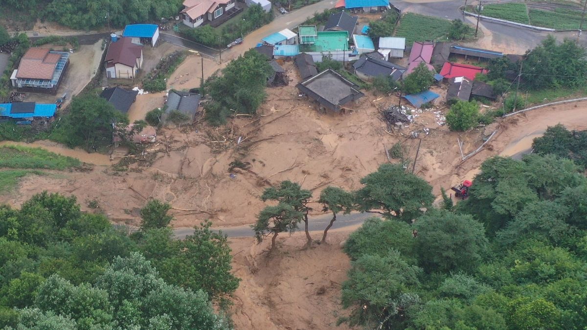 17 dead, 11 missing as torrential rains batter South Korea