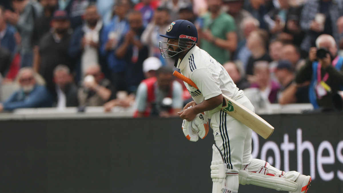 Will Rishabh Pant bat at Old Trafford on Day 5? Here's what India batting coach Sitanshu Kotak said Will Rishabh Pant bat at Old Trafford on Day 5? Here's what India batting coach Sitanshu Kotak said