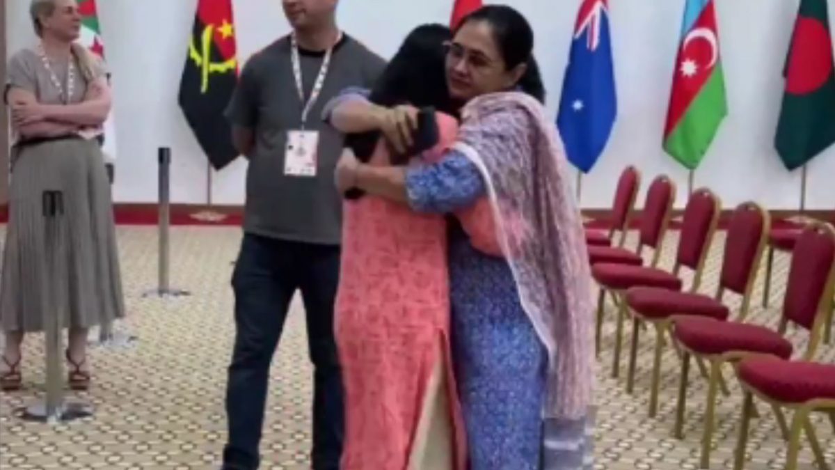 Divya Deshmukh hugs her mother after winning the FIDE Women's World Cup. (Screengrab_FIDE) Divya Deshmukh hugs her mother after winning the FIDE Women's World Cup. (Screengrab_FIDE)