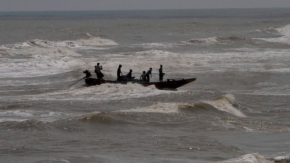 Bangladesh detains 34 Indian fishermen for crossing maritime border, New Delhi seeks release