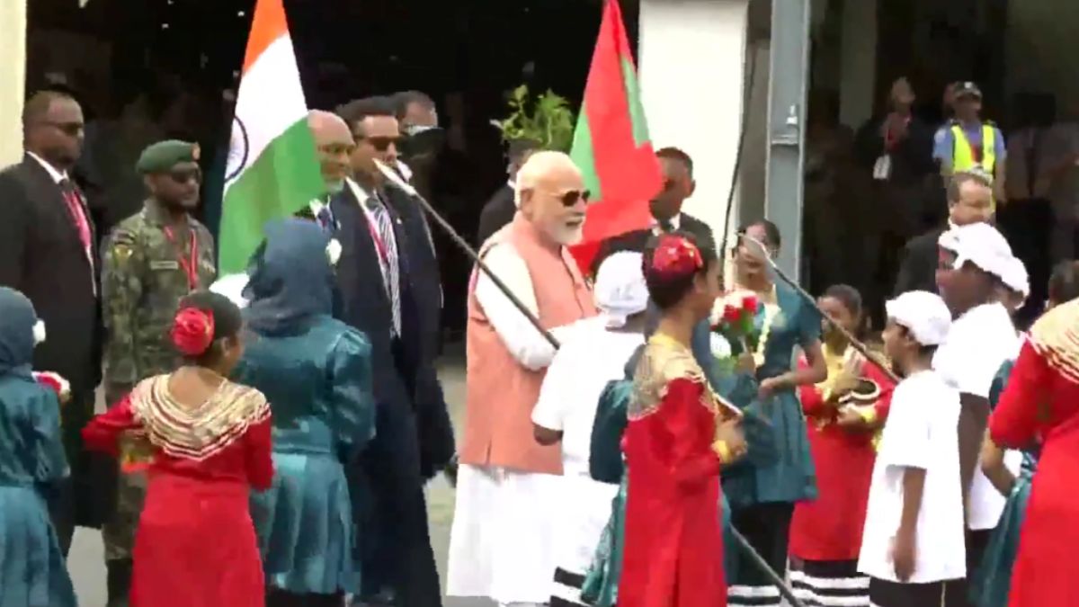 Watch| Modi in Maldives: Chants of Vande Mataram in Male as Muizzu hosts Indian PM as I-Day chief guest Watch| Modi in Maldives: Chants of Vande Mataram in Male as Muizzu hosts Indian PM as I-Day chief guest
