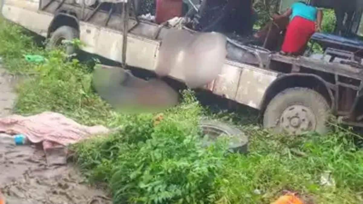 Jharkhand: 18 dead, many injured as bus carrying pilgrims collides with truck transporting LPG cylinders