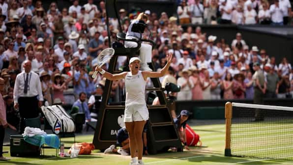 Iga Swiatek thumps Amanda Anisimova to secure maiden Wimbledon title