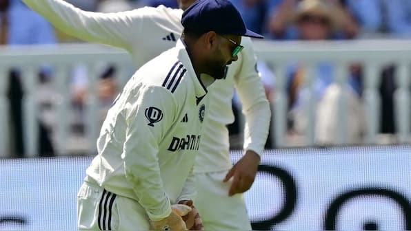 If Rishabh Pant plays as specialist batter, then who will keep wickets for India in the 4th Test?