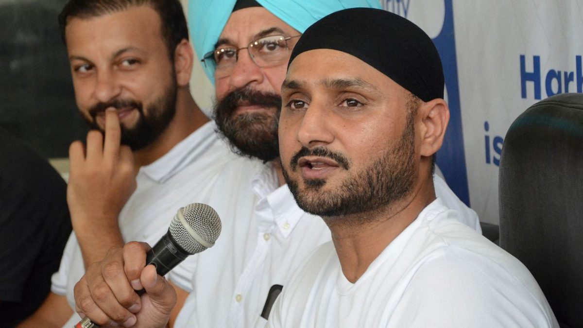 'Bring Kuldeep directly': Harbhajan Singh urges Gambhir and Gill to make bold call in 4th Test vs England 'Bring Kuldeep directly': Harbhajan Singh urges Gambhir and Gill to make bold call in 4th Test vs England